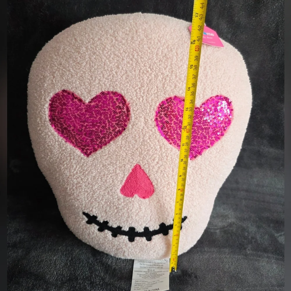 Hey Boo! Pink heart eyes Valentine's Halloween Skull Shaped Throw Pillow, 18x16